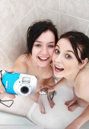 18 year old girl Arwen Gold loses her virginity after her car breaks down